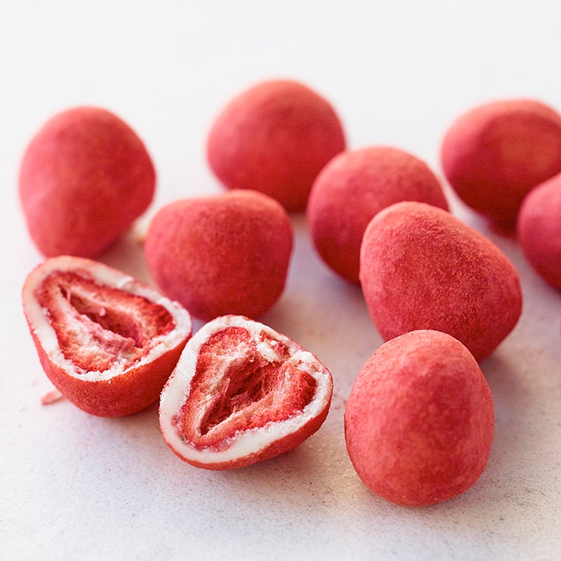 [PRE-ORDER] LeTAO Petit Chocolat Strawberry Strawberry Truffle [预售] 小樽洋果子 草莓夹心巧克力 50g