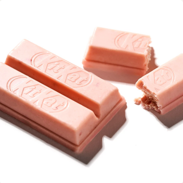 Nestle KITKAT Strawberry 11pcs/bag 日本雀巢KITKAT 草莓风味巧克力威化 11枚/包