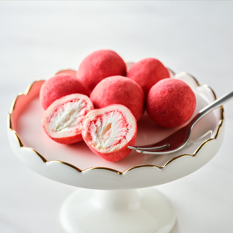 [PRE-ORDER] LeTAO Petit Chocolat Strawberry Strawberry Truffle [预售] 小樽洋果子 草莓夹心巧克力 50g