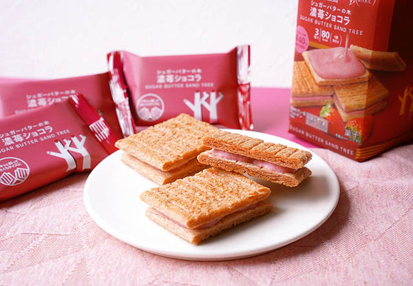 7-Eleven Japan Sugar Butter Tree Cookies (Dark Strawberry Chocolate) 3 Pieces 日本7-11便利店零食 砂糖奶油樹奶油夾心饼干 (黑草莓巧克力味) 3个入 [Exp. 7/1/2024]