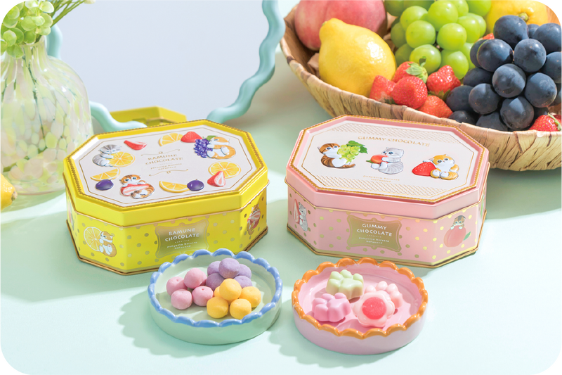 [Pre-Order] MATSUKAZEYA X Mofusand Gummy Chocolate Assortment Can 12pcs/box [预售] 日本松風屋 X 鲨鱼猫软糖巧克力什锦罐 12枚/盒